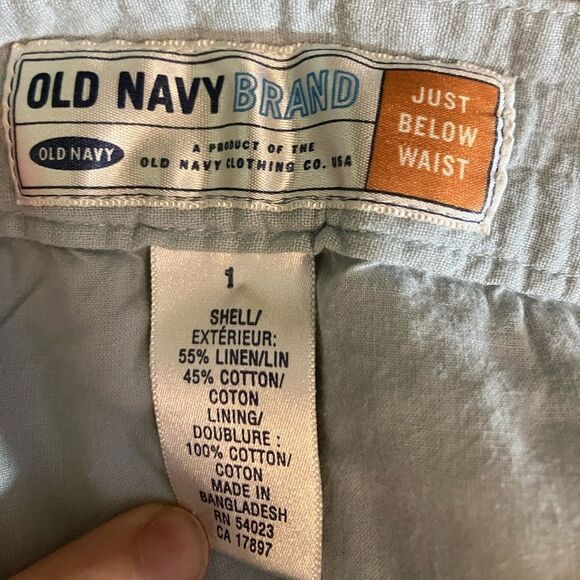 Old Navy Just Below the Waist, A line skirt, knee length, size 1, great shape - Picture 3 of 3